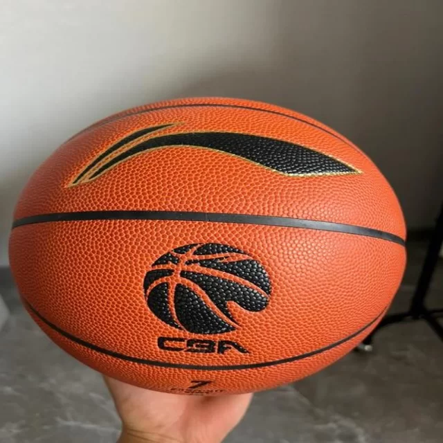 足球杯赛第2组焦点对决：阵容背后的胜负关键