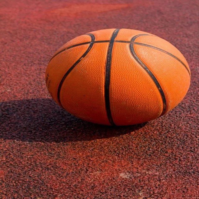 欧联八强首回合开赛各队竞争激烈